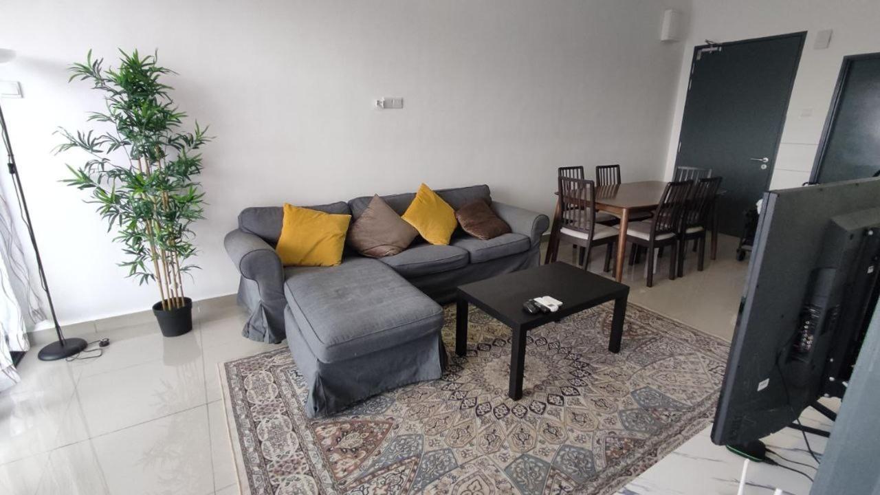 Comfort Bedroom @ Aera Residence פטלין ג'איה מראה חיצוני תמונה
